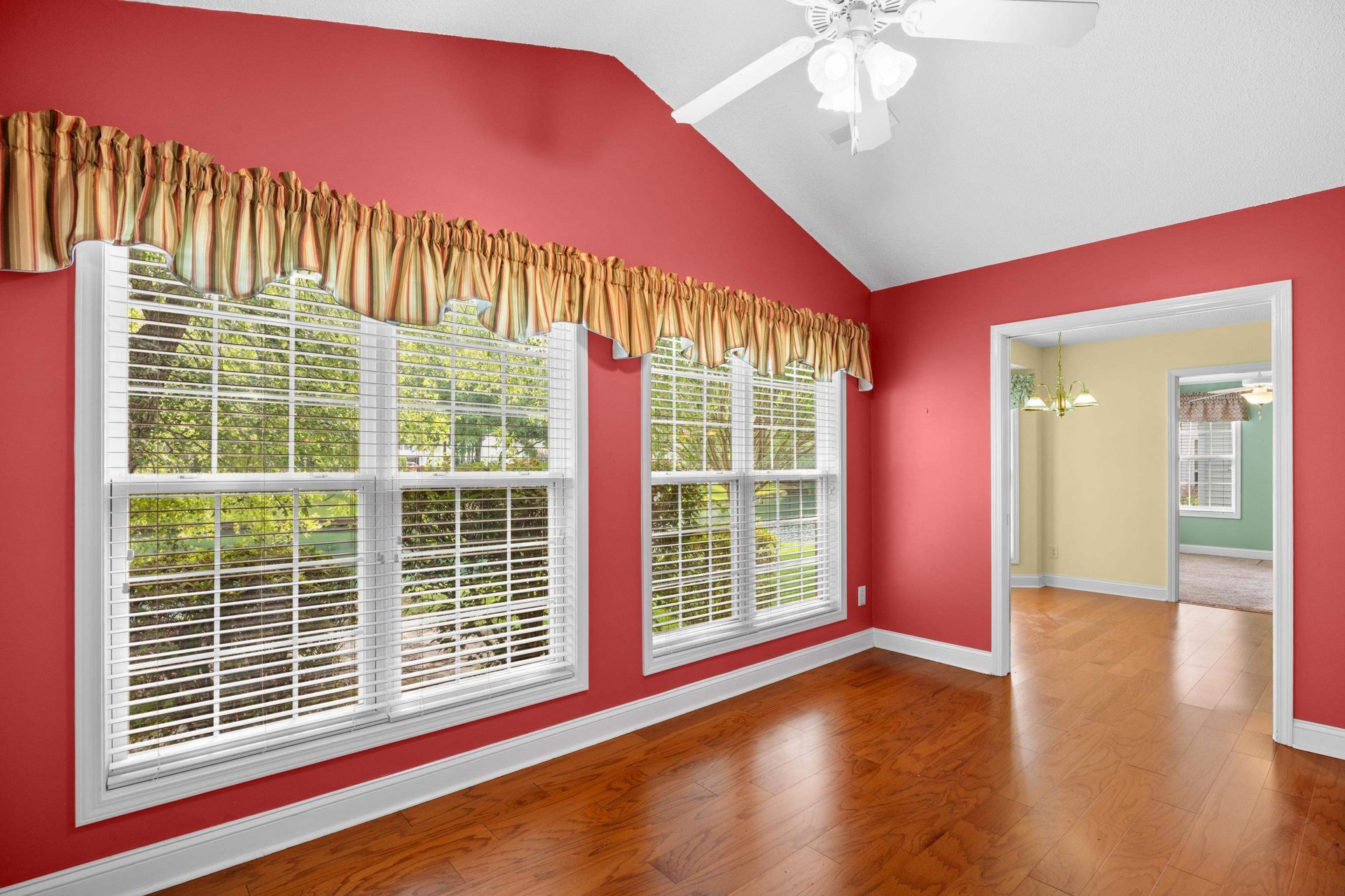 488 Westham Dr. Photo 32
