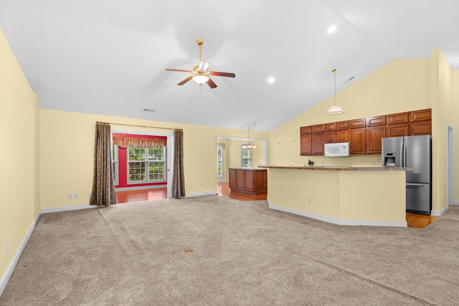 488 Westham Dr. Photo 7
