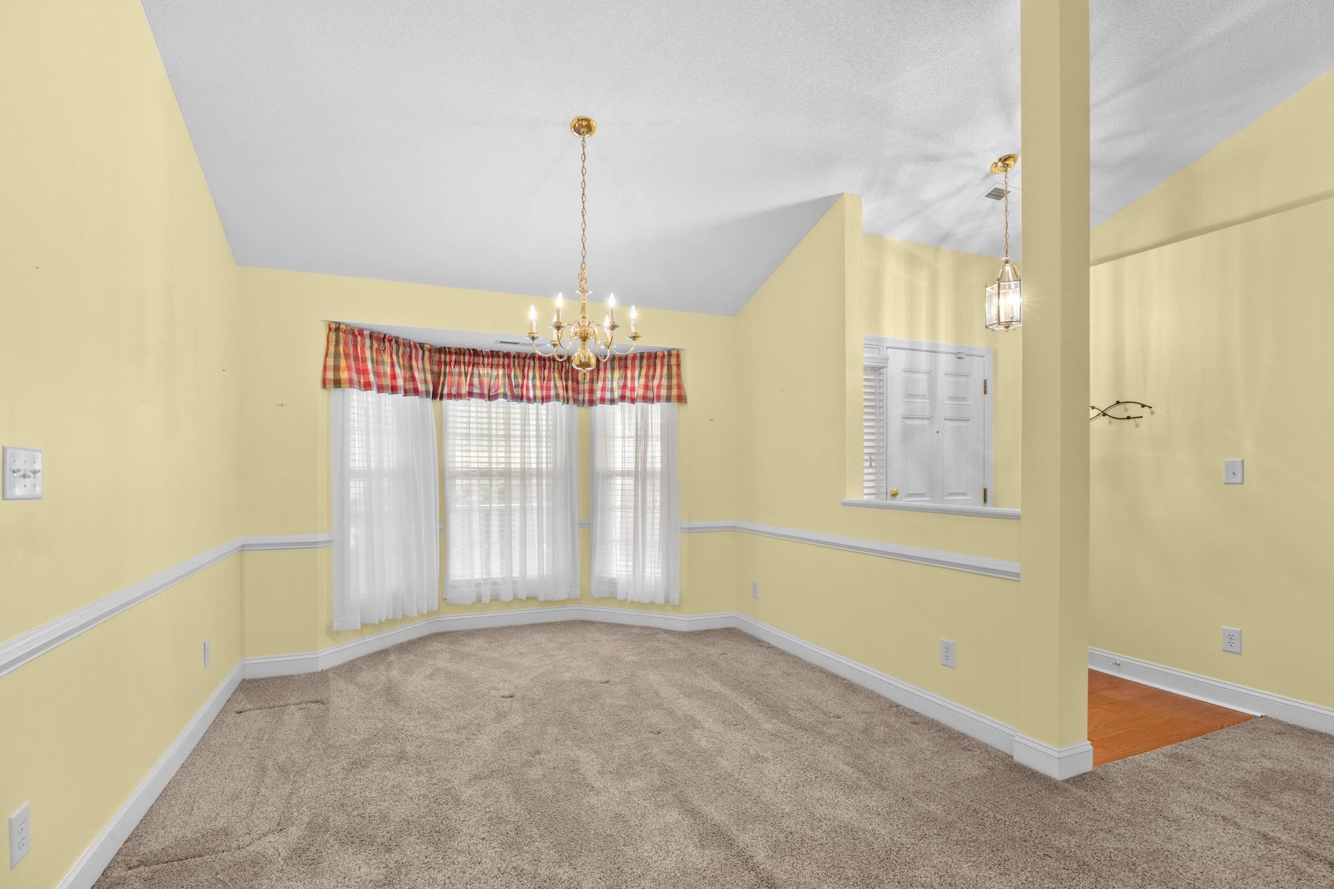 488 Westham Dr. Photo 9