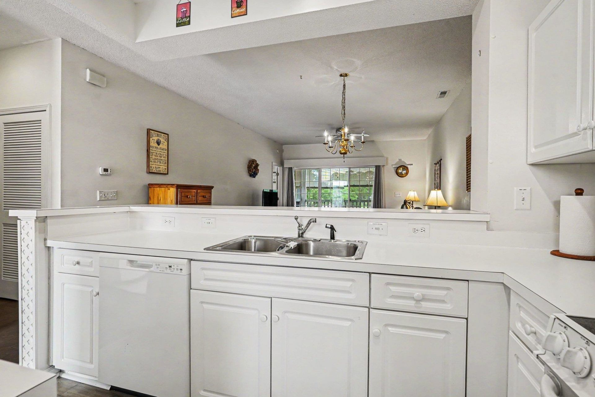 4449 Turtle Ln. Photo 10