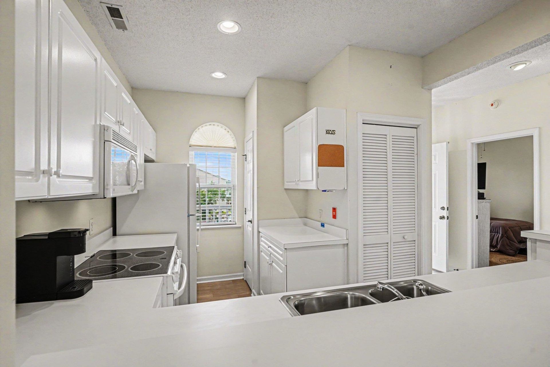 4449 Turtle Ln. Photo 8
