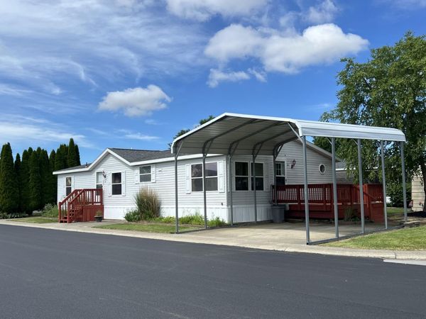 930 E Broadway Street , North Baltimore, OH 45872