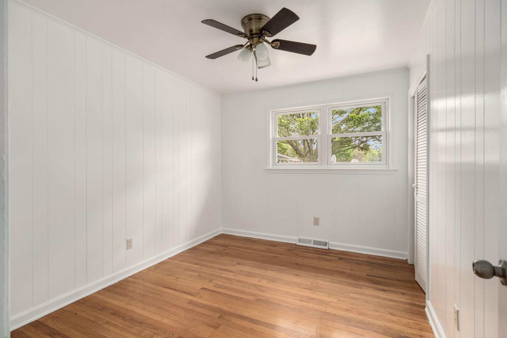 2201 Pinehurst Avenue Photo 10