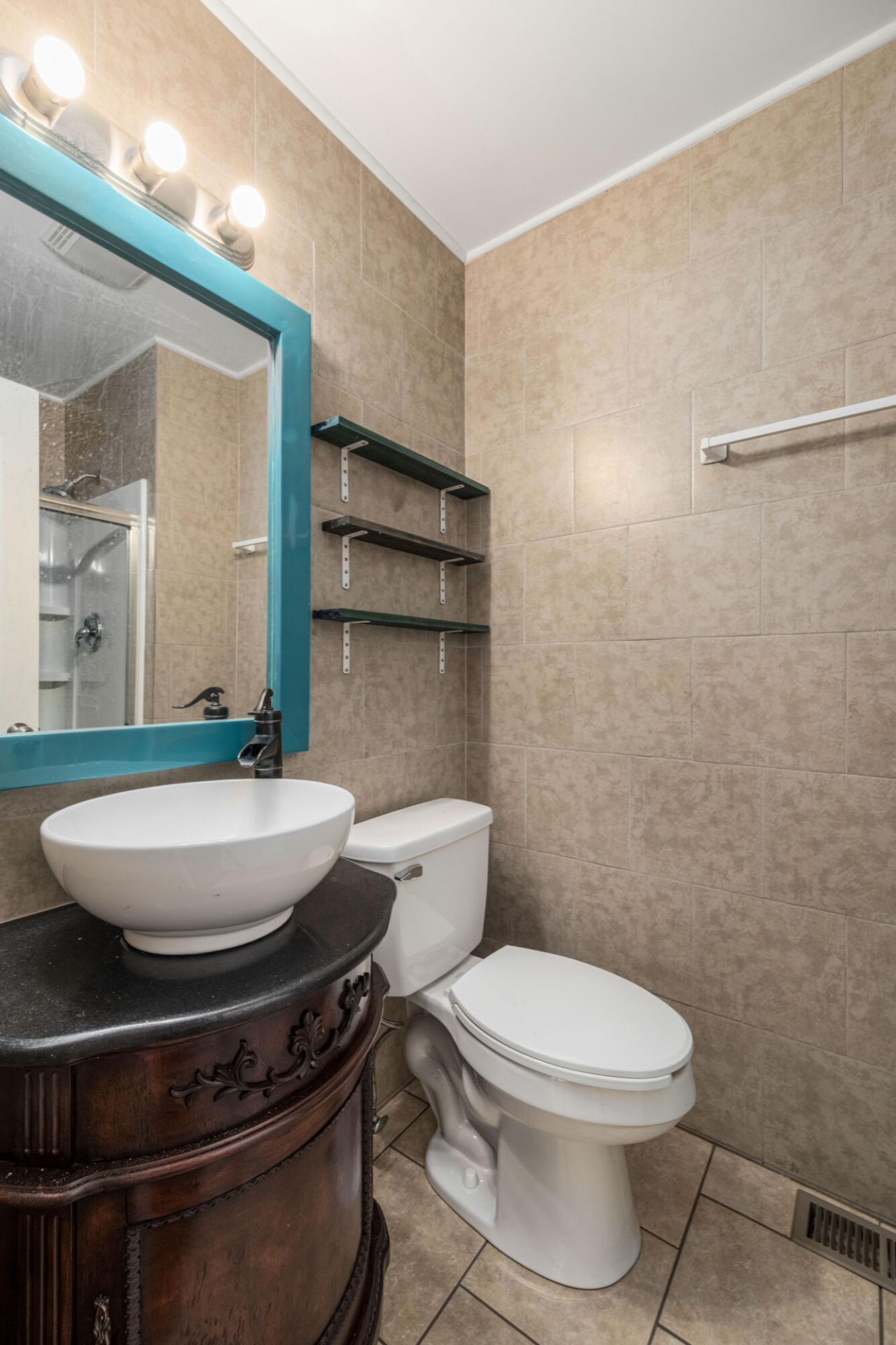 2201 Pinehurst Avenue Photo 11