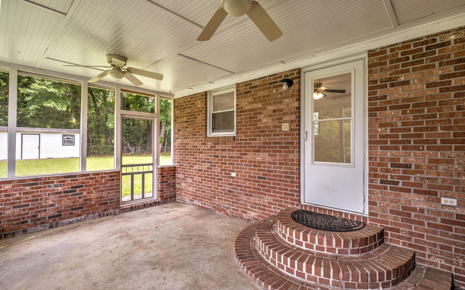 2201 Pinehurst Avenue Photo 15