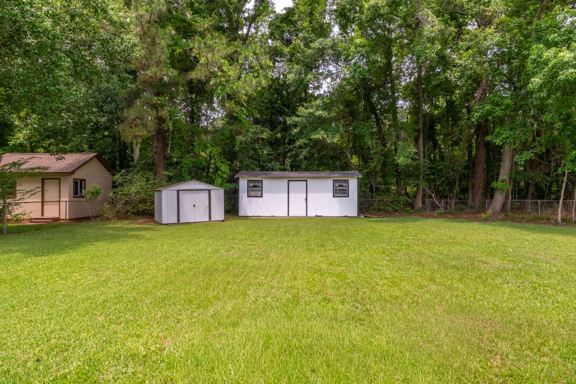 2201 Pinehurst Avenue Photo 16