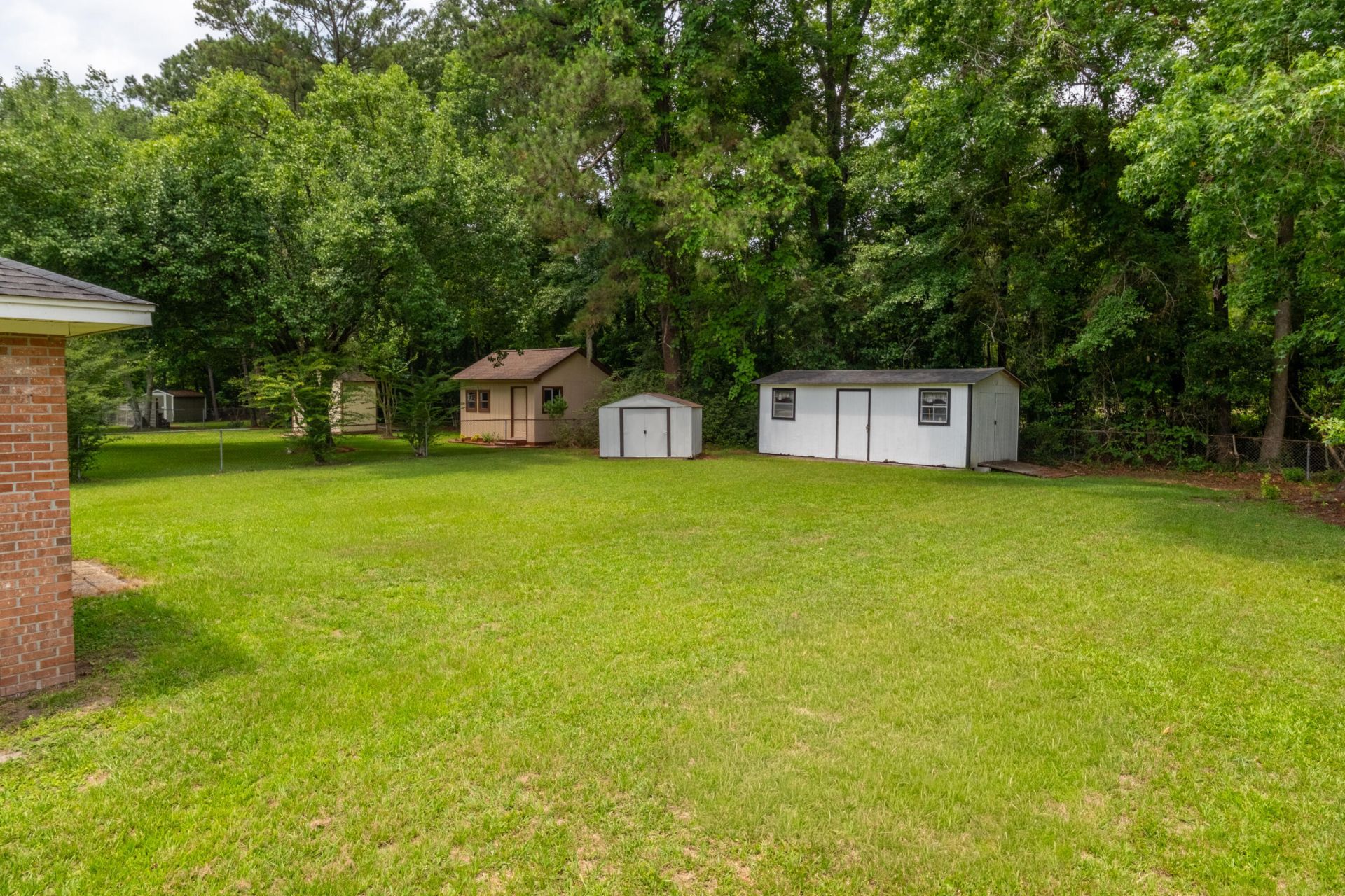 2201 Pinehurst Avenue Photo 17