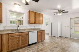 2201 Pinehurst Avenue photo 4