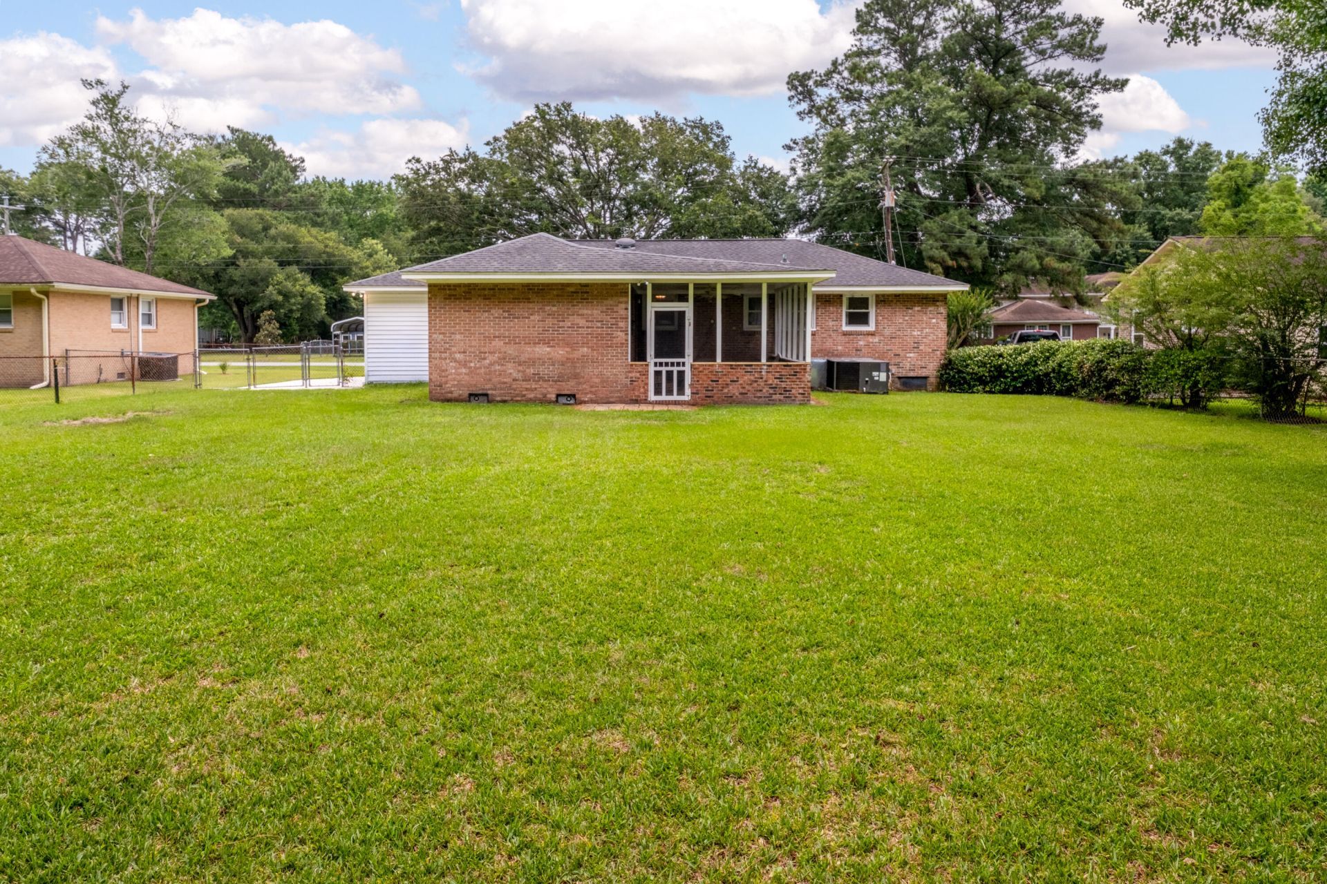 2201 Pinehurst Avenue Photo 20