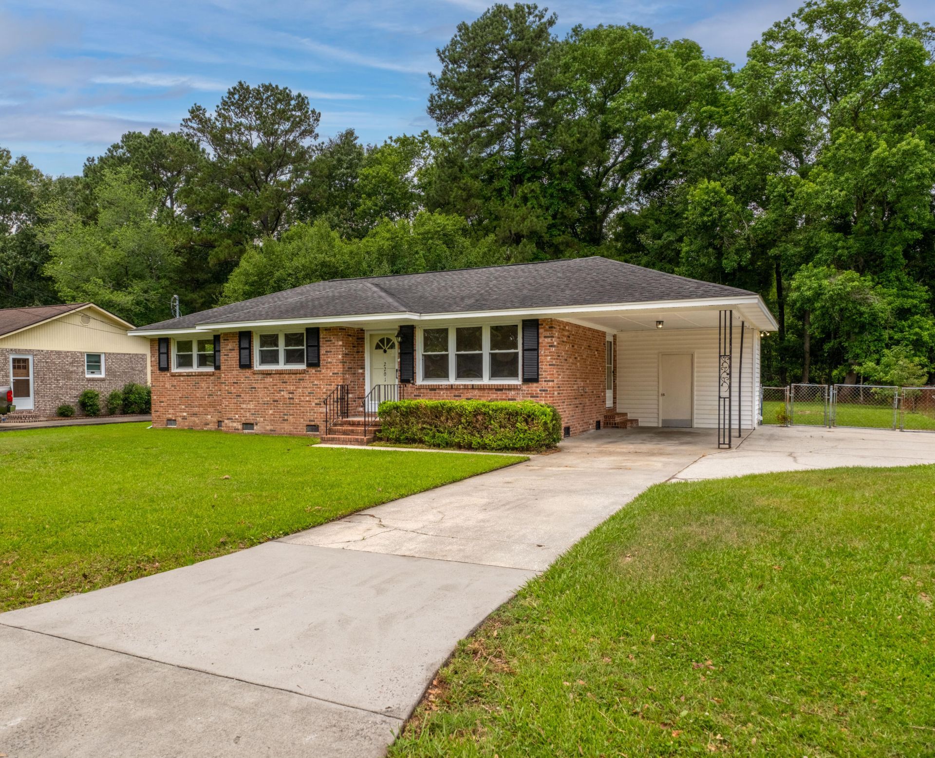 2201 Pinehurst Avenue Photo 21