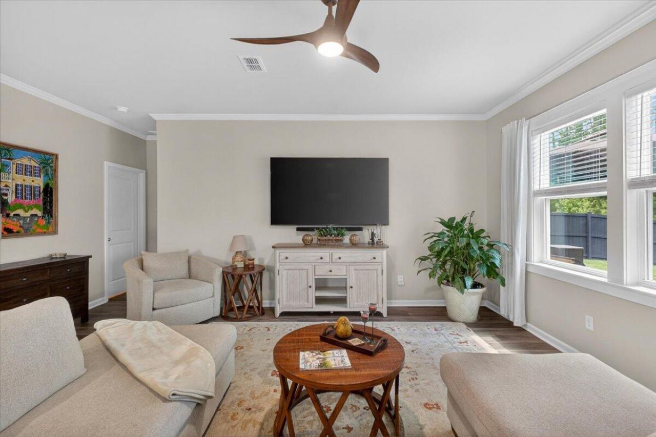 241 Shadybrook Drive Photo 19