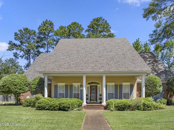 525 Ridge Circle, Brandon, MS 39047
