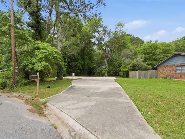 739 S Carter Drive , Jonesboro, GA 30236