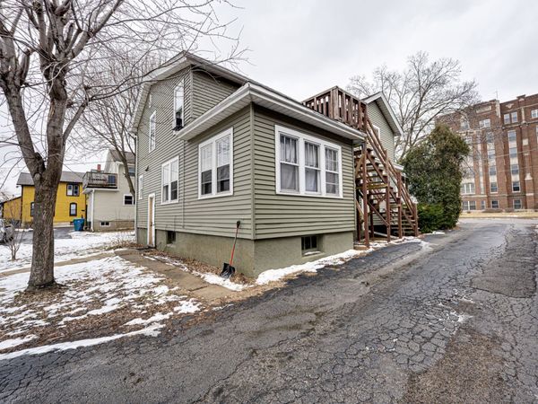 426 N Lake Street , Unit 3, Aurora, IL 60506