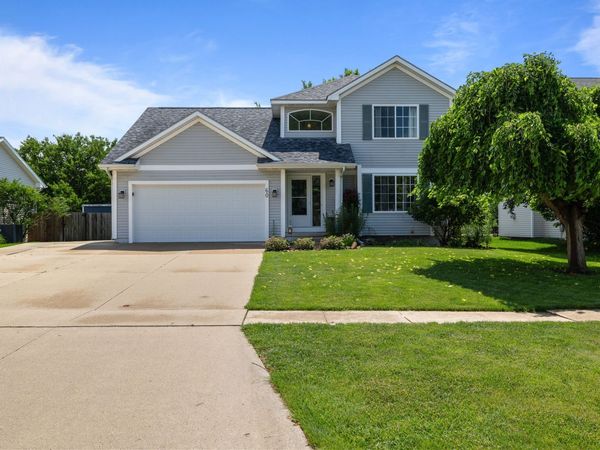 60 Marshall Drive , Waukee, IA 50263