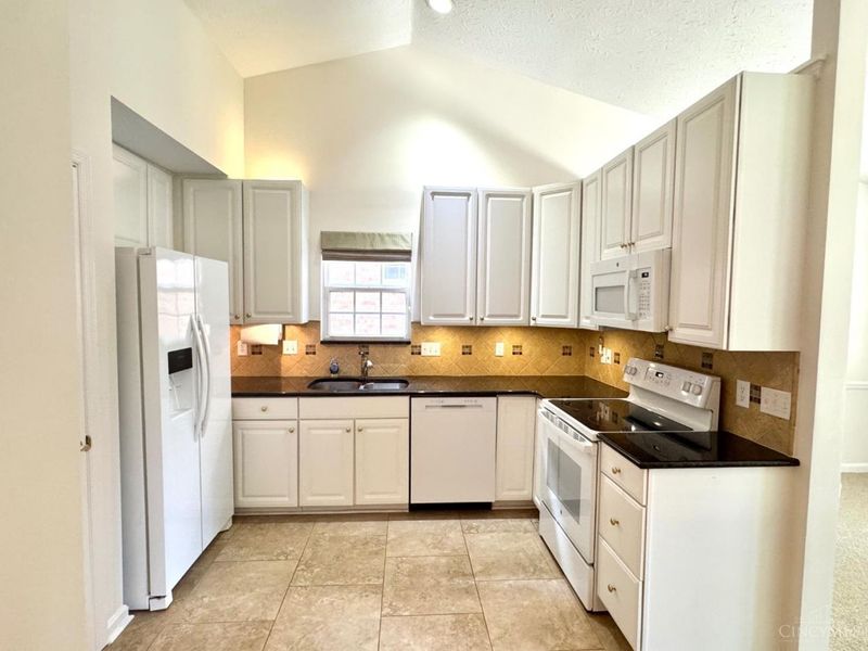 1411 Garden Place, Sharonville, OH 45246 Photo 10