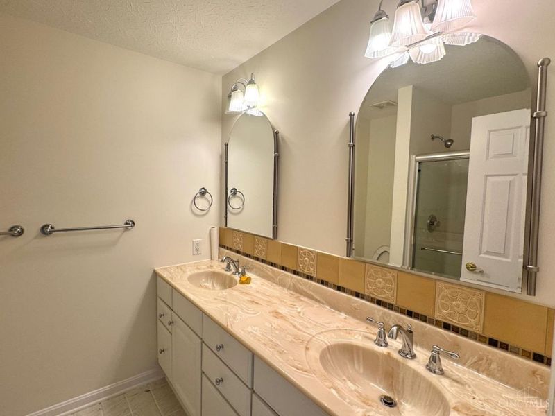 1411 Garden Place, Sharonville, OH 45246 Photo 16