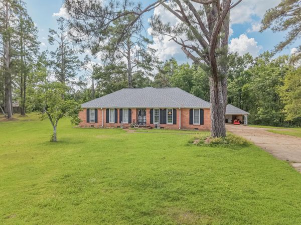 3034 Lake Terrace Dr., Corinth, MS 38834