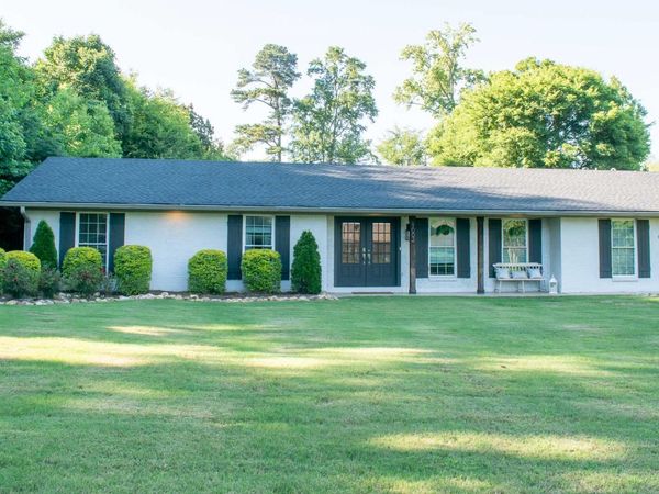 1002 Valley Road, Tupelo, MS 38804