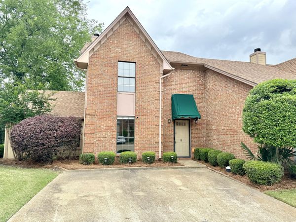 15 Hedgerow Dr., Tupelo, MS 38801