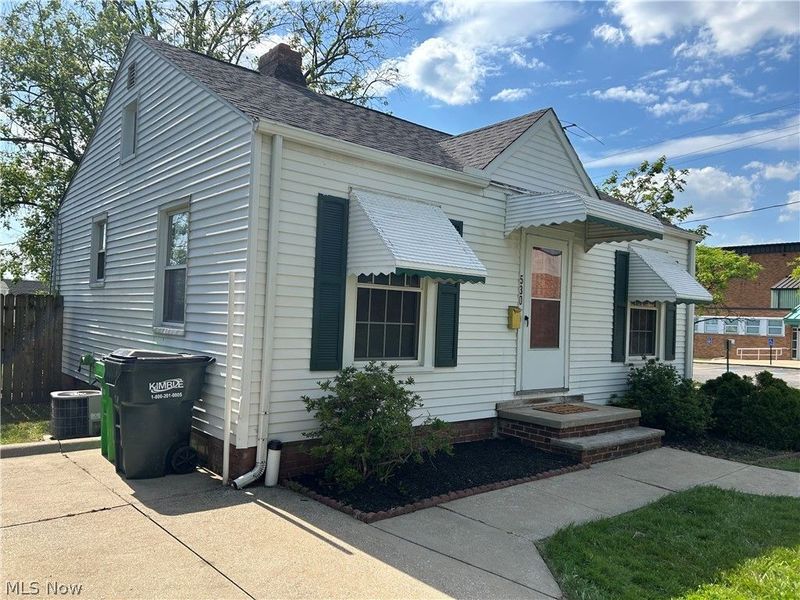 530 Darlington Drive, Bedford, OH 44146 Photo 2