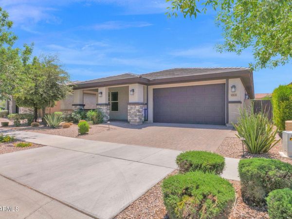 10631 E WAVELENGTH Avenue, Mesa, AZ 85212