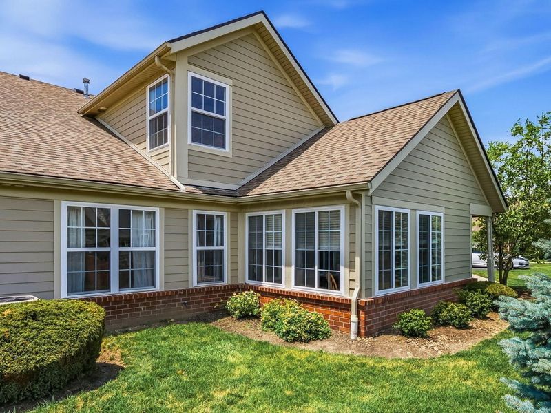 27 Greenhedge Circle , Delaware, OH 43015 Photo 4