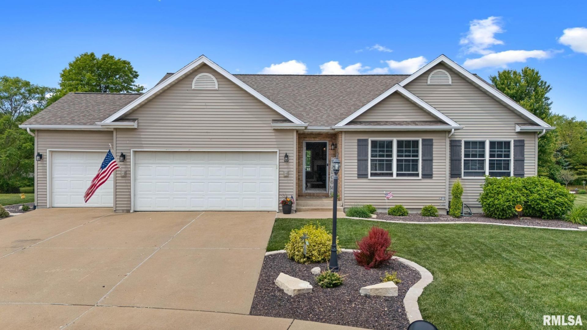 1615 Aspen Drive, Washington, IL 61571 Main Photo