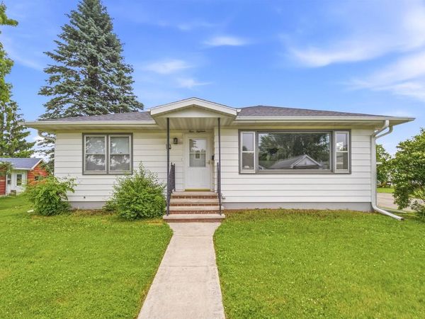 418 LIMA STREET, New London, WI 54961