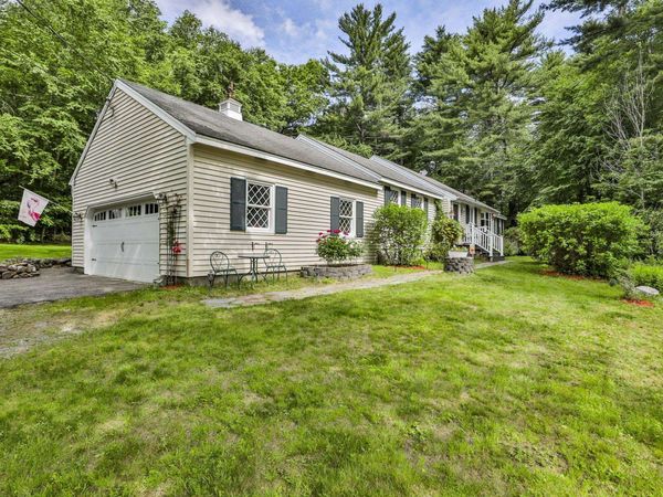 15 Edinburgh Drive, Bedford, NH 03110