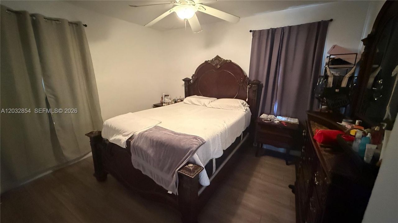 261 NW 139th St, Miami, FL 33168 Photo