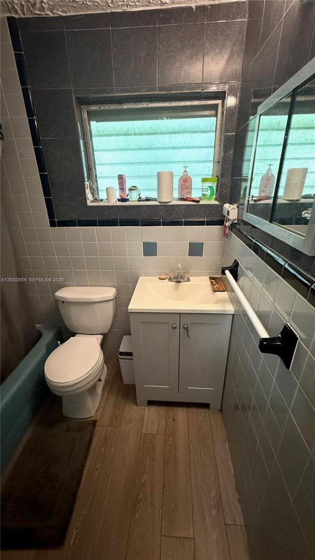 261 NW 139th St, Miami, FL 33168 Photo