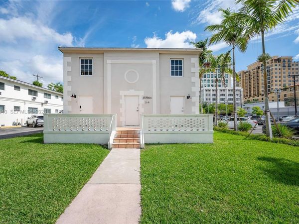 217 Madeira Ave , Unit 4, Coral Gables, FL 33134