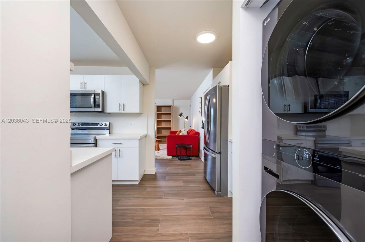 217 Madeira Ave, Unit 4, Coral Gables, FL 33134 Photo