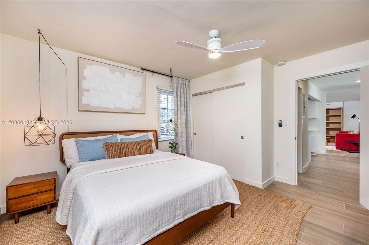217 Madeira Ave, Unit 4, Coral Gables, FL 33134 Photo