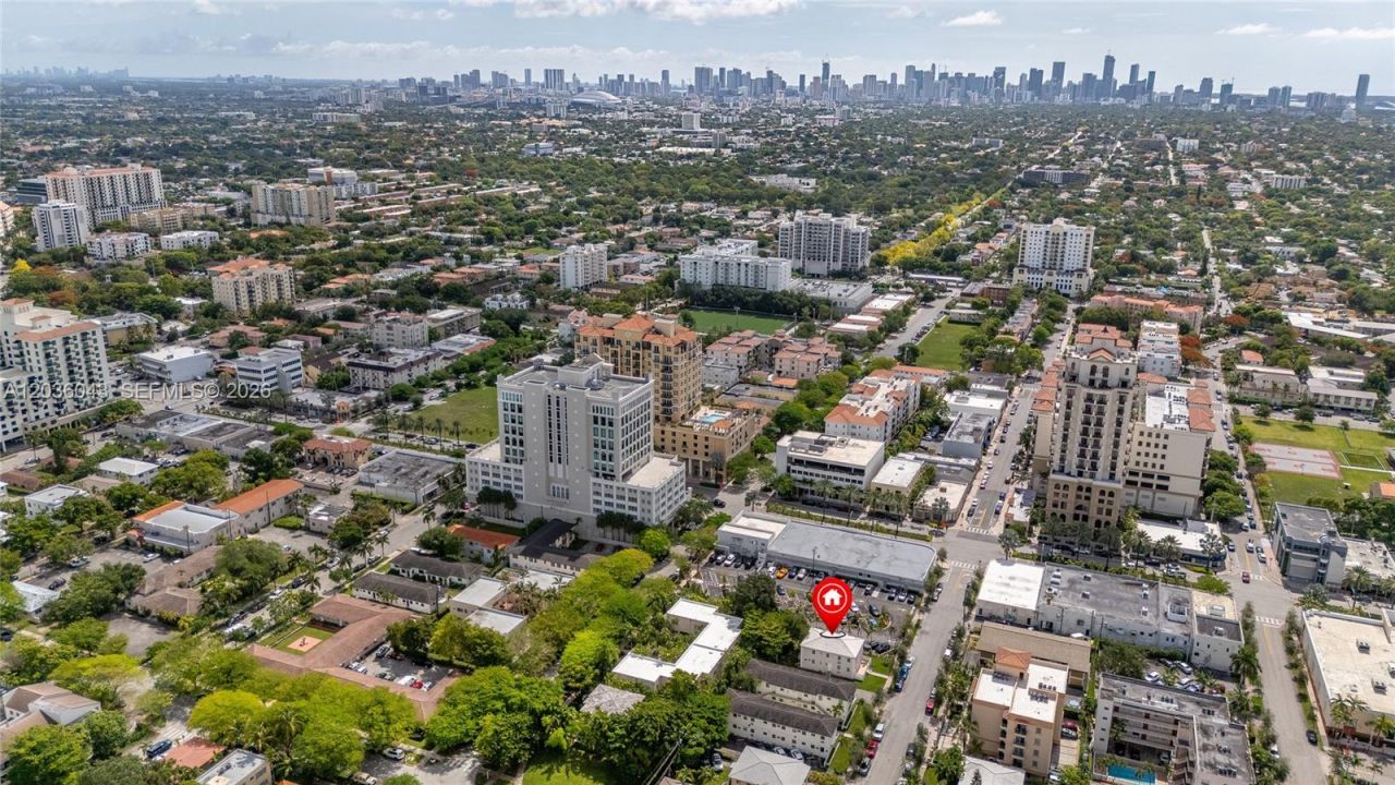 217 Madeira Ave, Unit 4, Coral Gables, FL 33134 Photo
