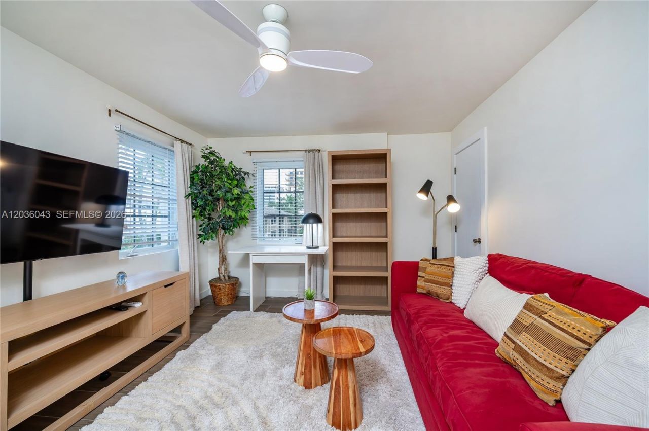 217 Madeira Ave, Unit 4, Coral Gables, FL 33134 Photo