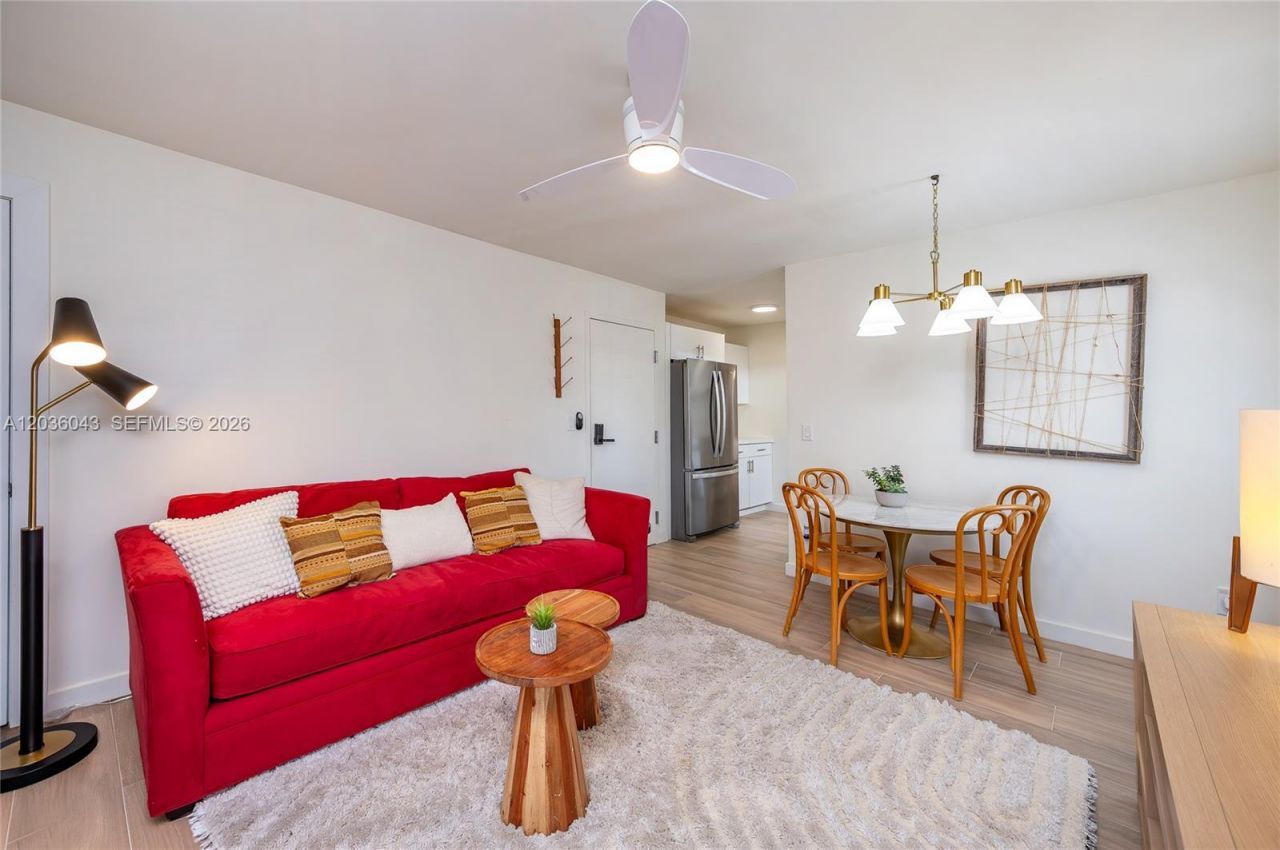 217 Madeira Ave, Unit 4, Coral Gables, FL 33134 Photo
