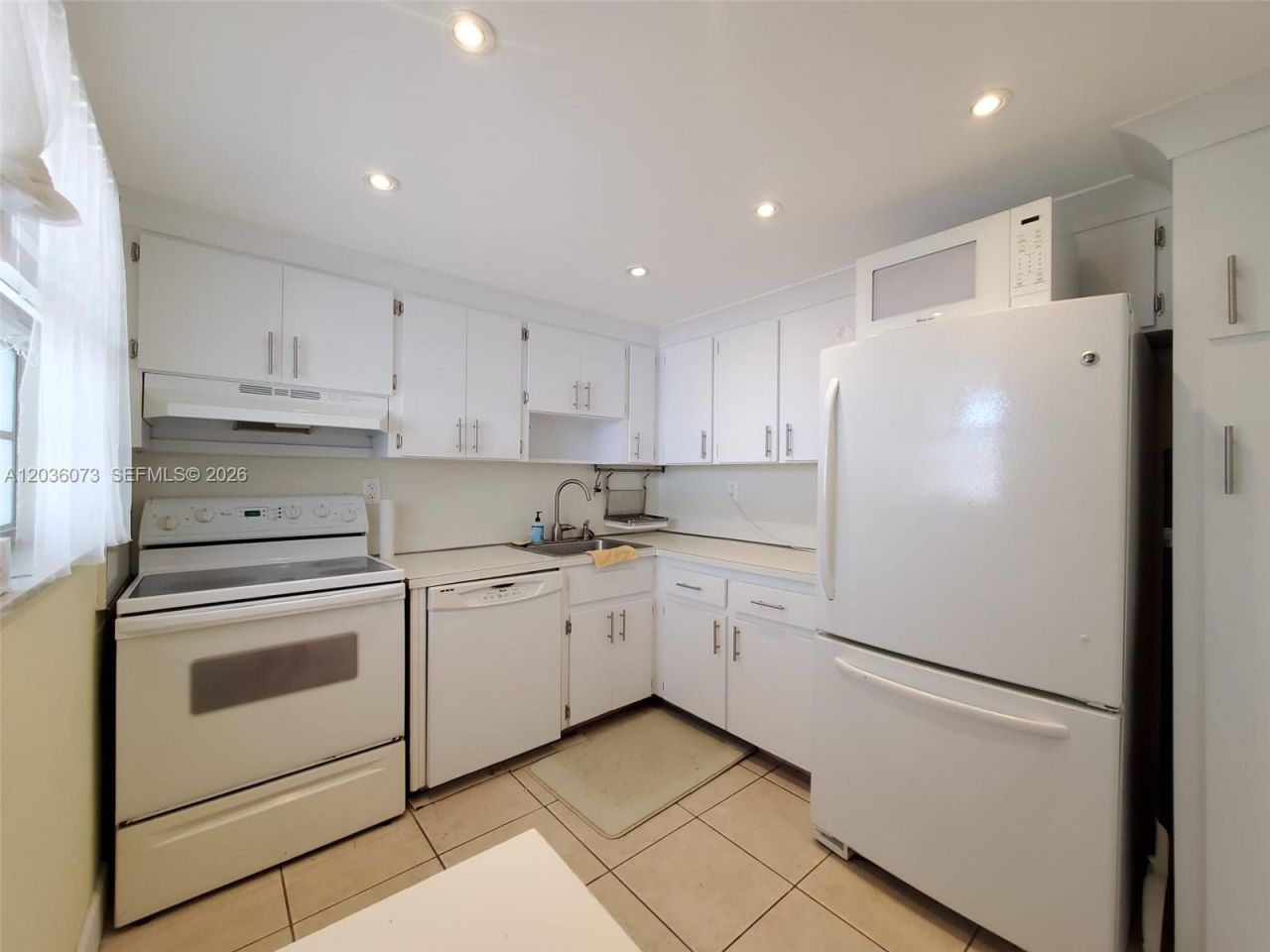 7900 Tatum Waterway Dr , Unit 502, Miami Beach, FL 33141 Photo