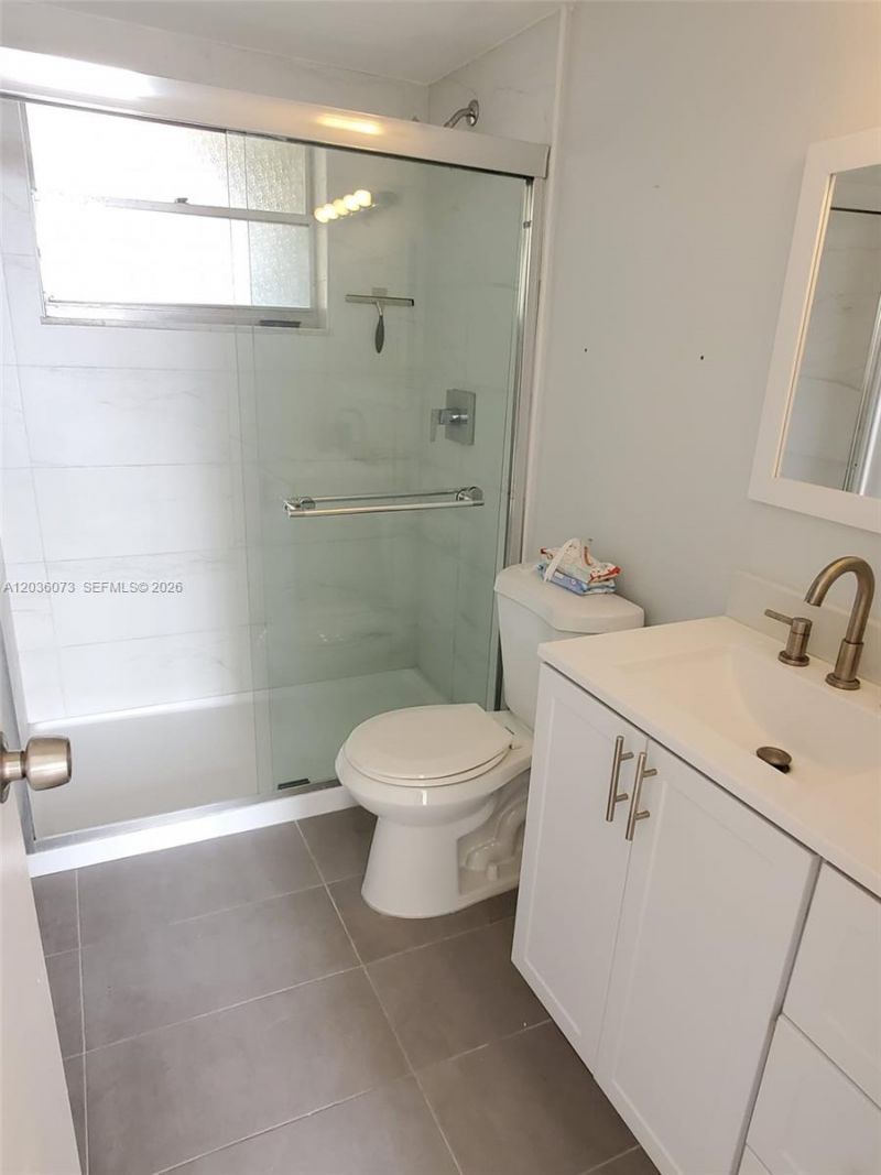 7900 Tatum Waterway Dr , Unit 502, Miami Beach, FL 33141 Photo