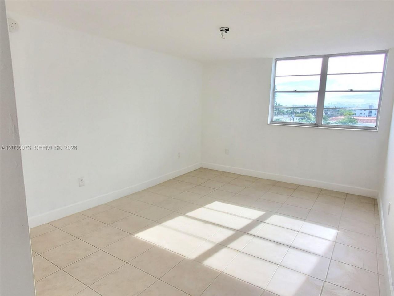 7900 Tatum Waterway Dr , Unit 502, Miami Beach, FL 33141 Photo