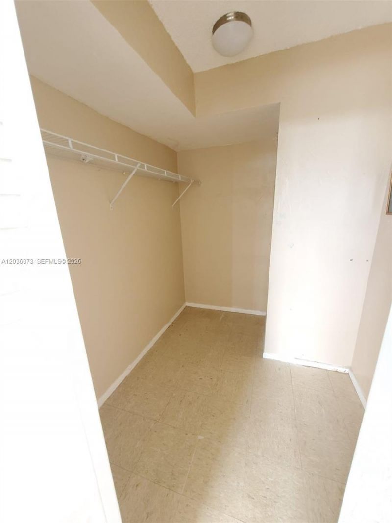 7900 Tatum Waterway Dr , Unit 502, Miami Beach, FL 33141 Photo