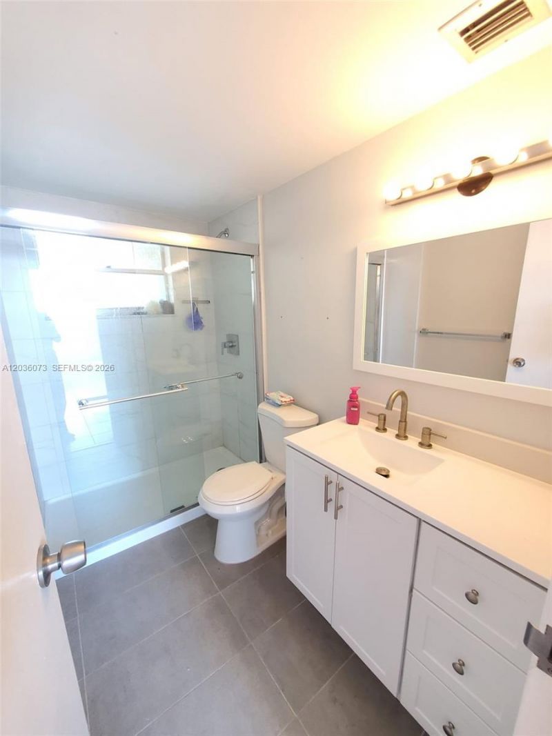7900 Tatum Waterway Dr , Unit 502, Miami Beach, FL 33141 Photo