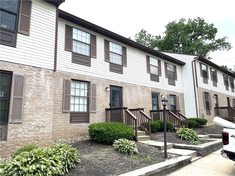 1257 Bailey Road, Cuyahoga Falls, OH 44221 Photo 2