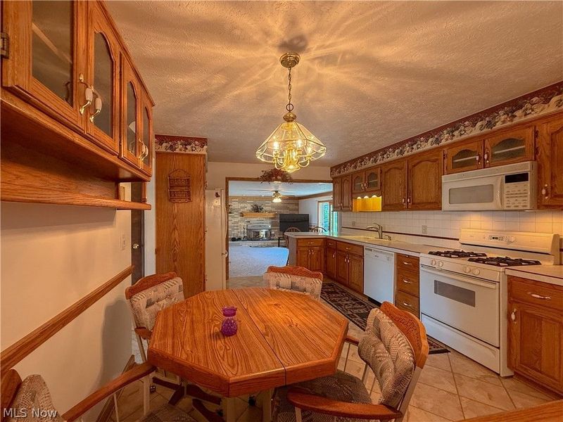 13665 Pawnee Trail, Middleburg Heights, OH 44130 Photo 12