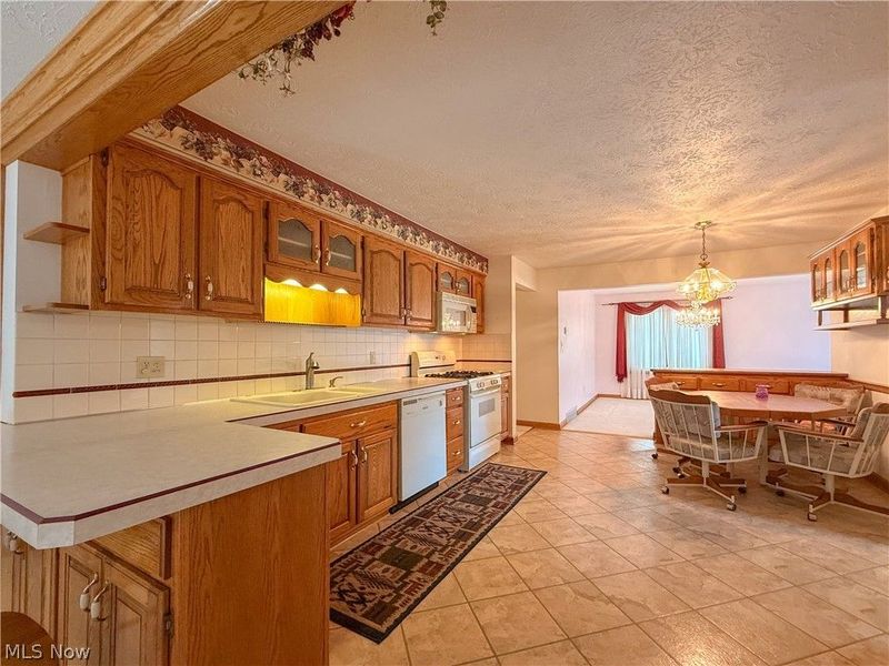 13665 Pawnee Trail, Middleburg Heights, OH 44130 Photo 16