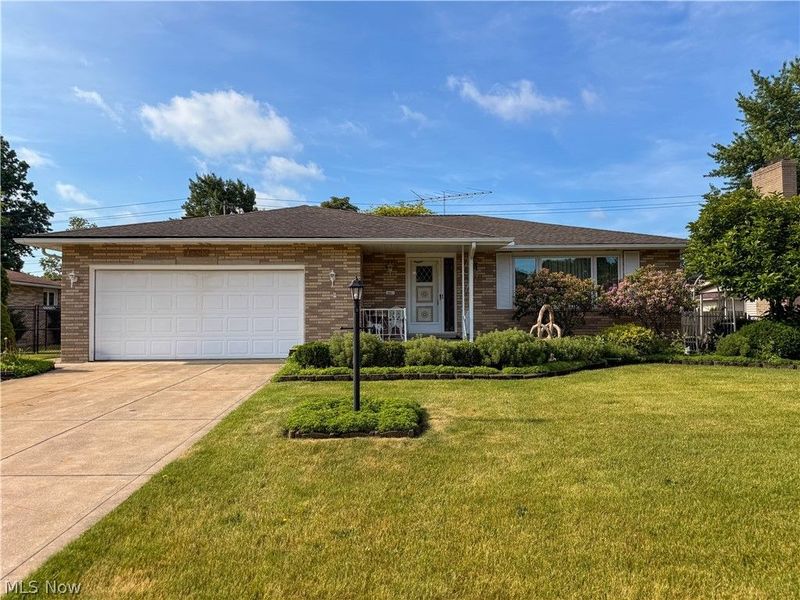 13665 Pawnee Trail, Middleburg Heights, OH 44130 Photo 2