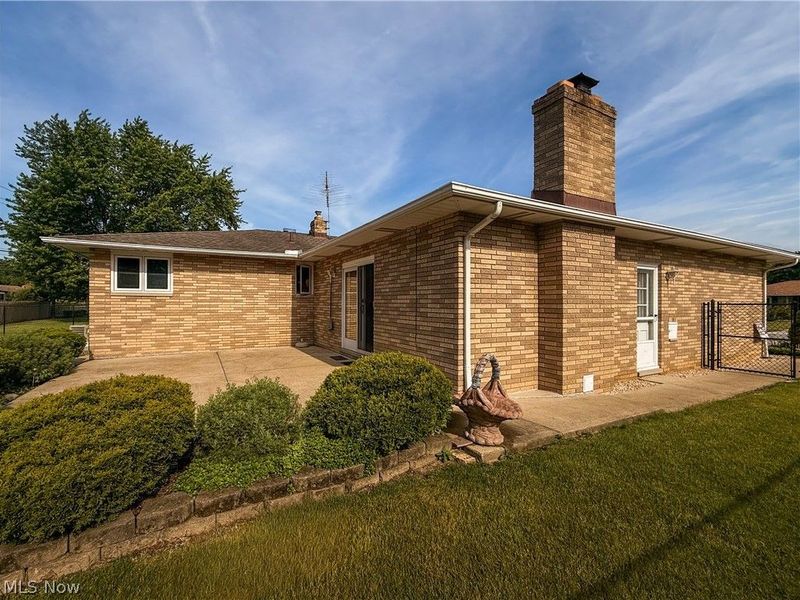 13665 Pawnee Trail, Middleburg Heights, OH 44130 Photo 9