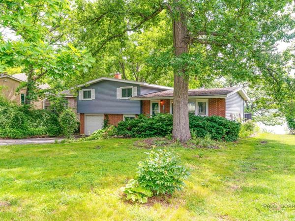1083 Lomond Drive , Mundelein, IL 60060