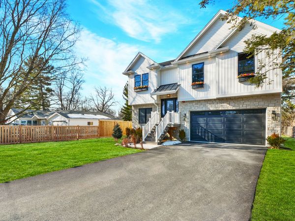 28722 N Madison Avenue , Wauconda, IL 60084